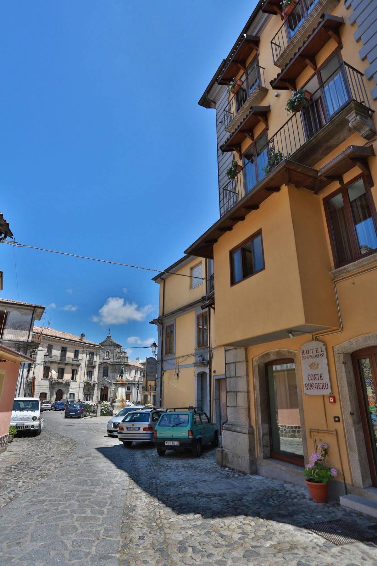 Conte Ruggero Hotel 3*